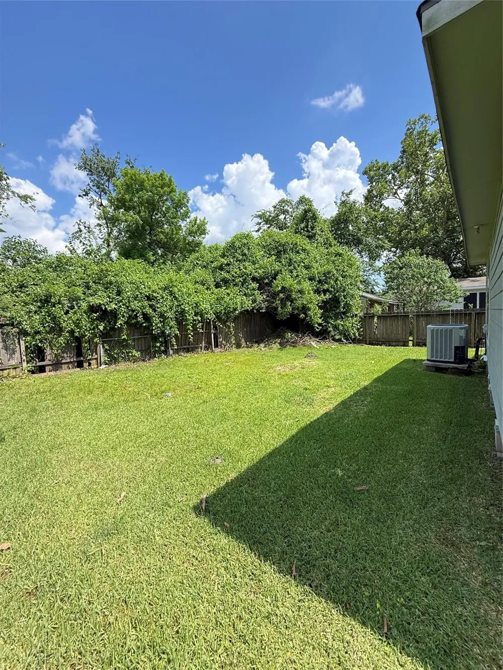 311 S 3rd Street Highlands, TX 77562