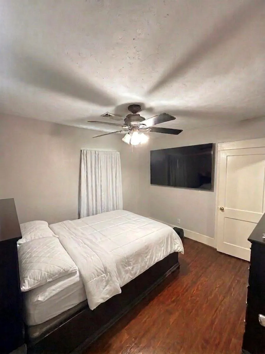 311 S 3rd Street Highlands, TX 77562