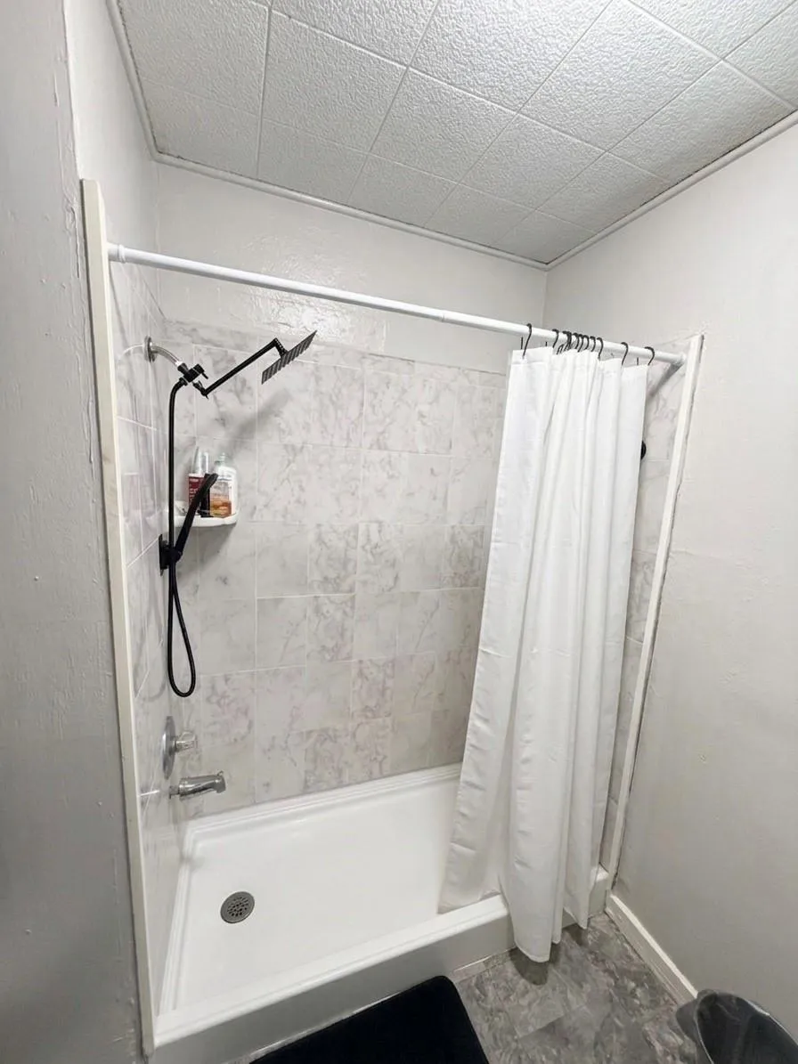 311 S 3rd Street Highlands, TX 77562
