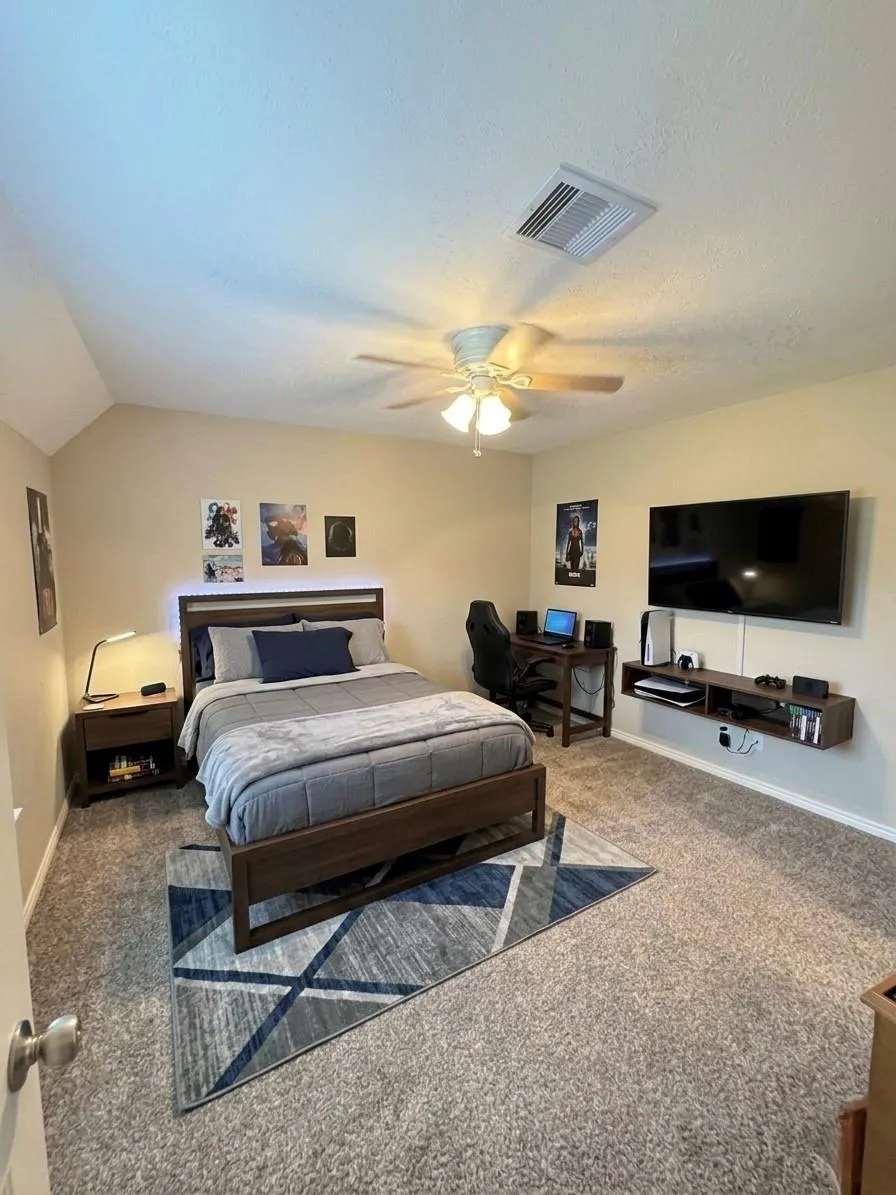 311 S 3rd Street Highlands, TX 77562