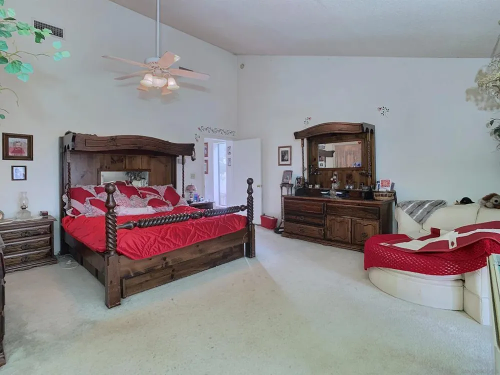 9622 Lakeview Lakeside, CA 92040