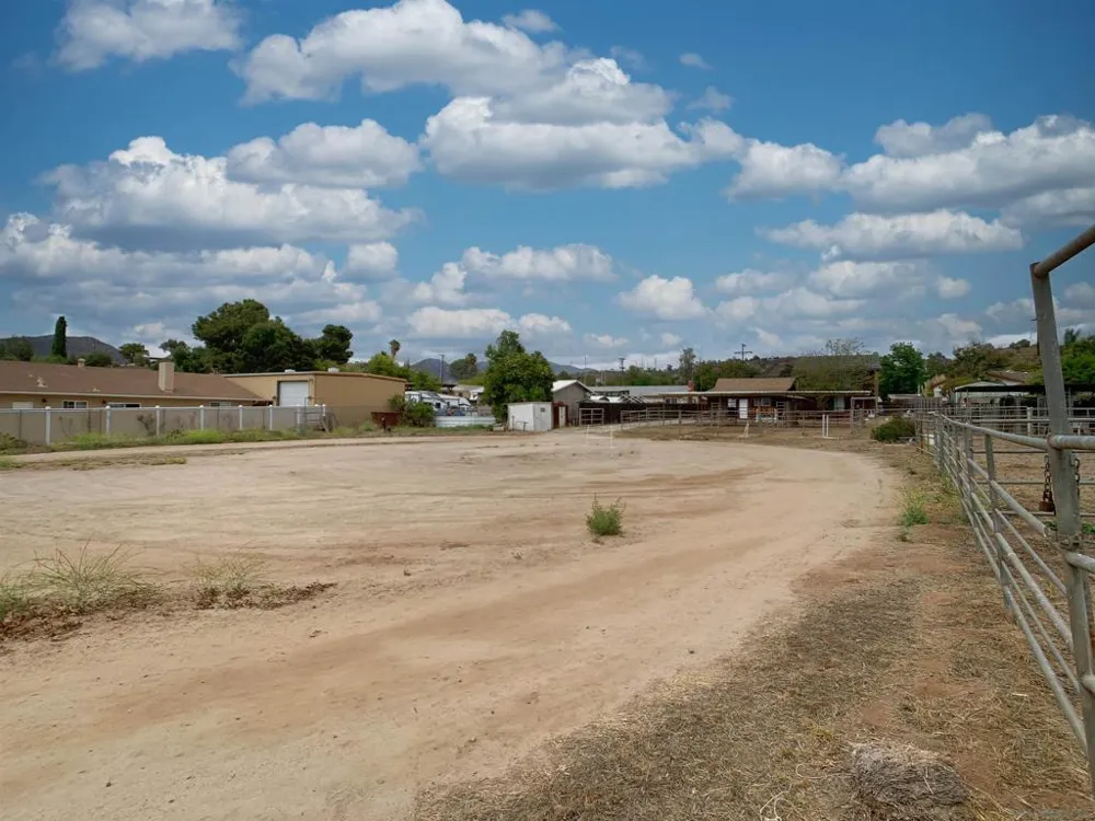 9622 Lakeview Lakeside, CA 92040