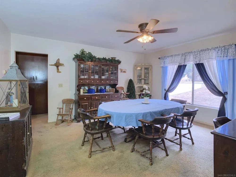 9622 Lakeview Lakeside, CA 92040
