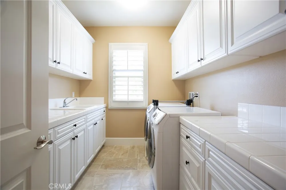 4731 Oceanridge Drive Huntington Beach, CA 92649