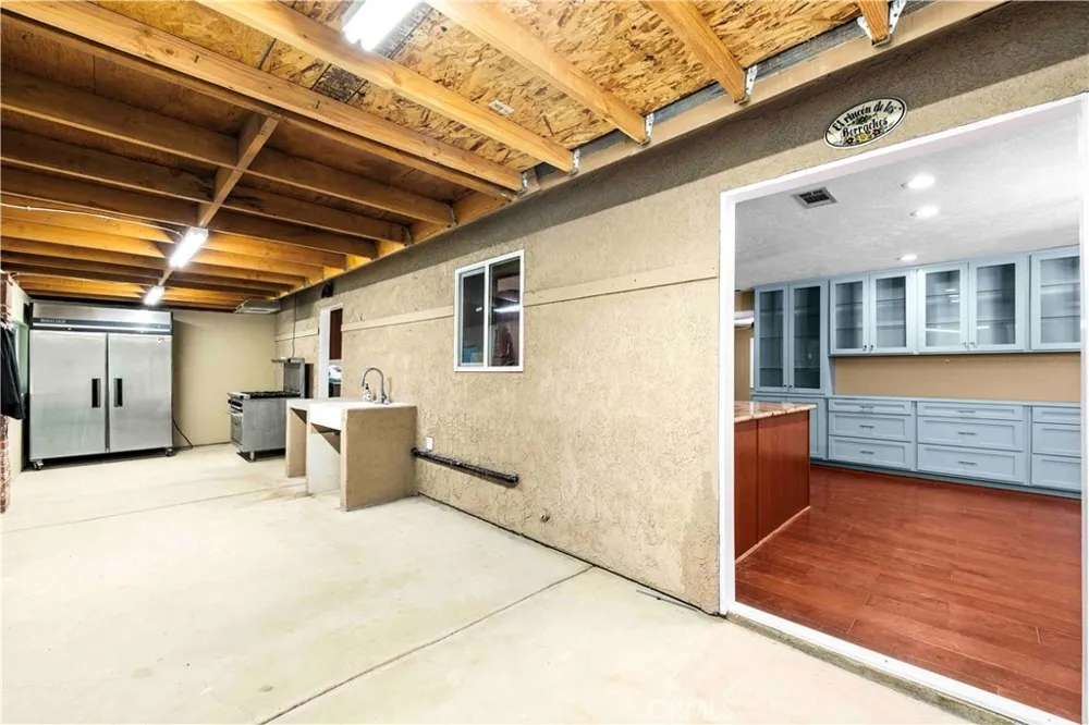 19989 Cronese Lane Apple Valley, CA 92308