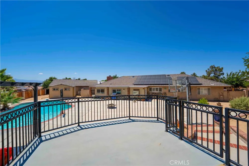 19989 Cronese Lane Apple Valley, CA 92308