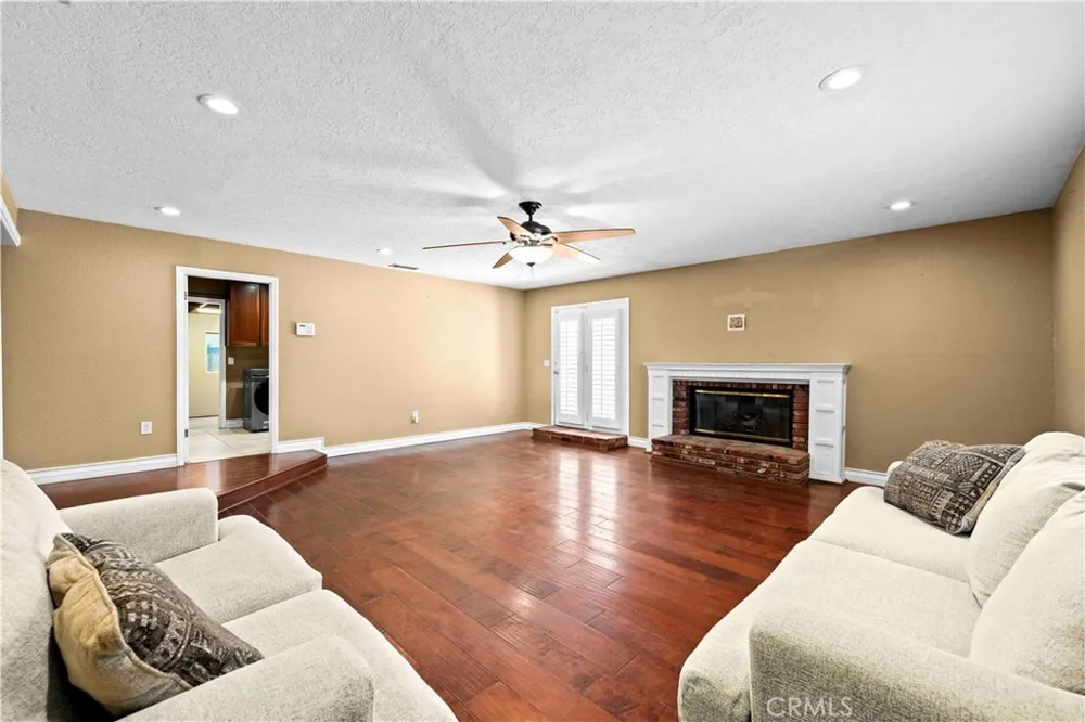 19989 Cronese Lane Apple Valley, CA 92308