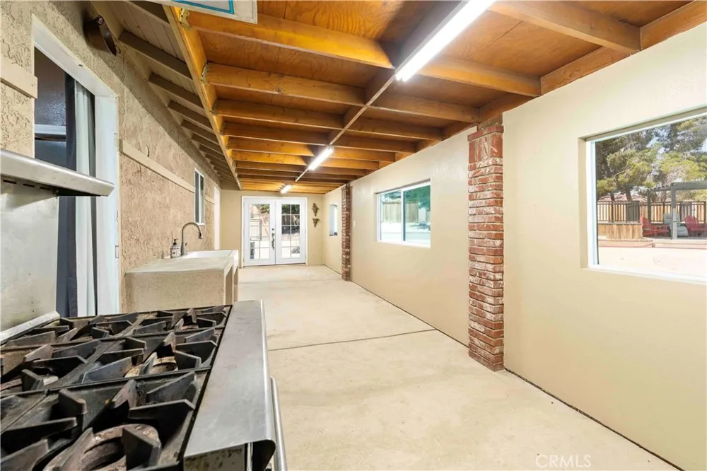 19989 Cronese Lane Apple Valley, CA 92308