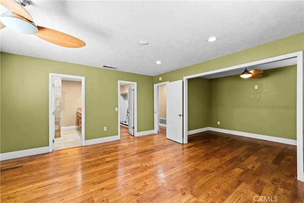 19989 Cronese Lane Apple Valley, CA 92308