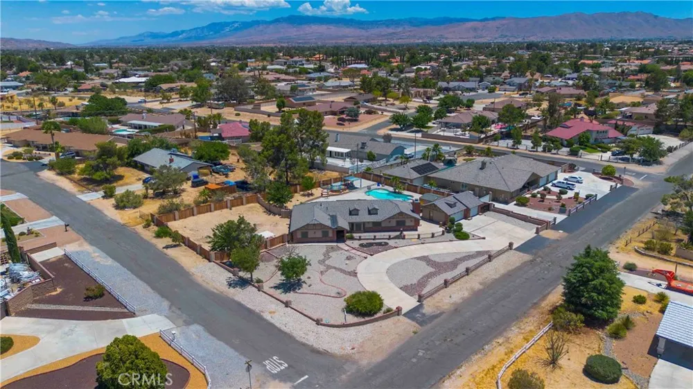 19989 Cronese Lane Apple Valley, CA 92308