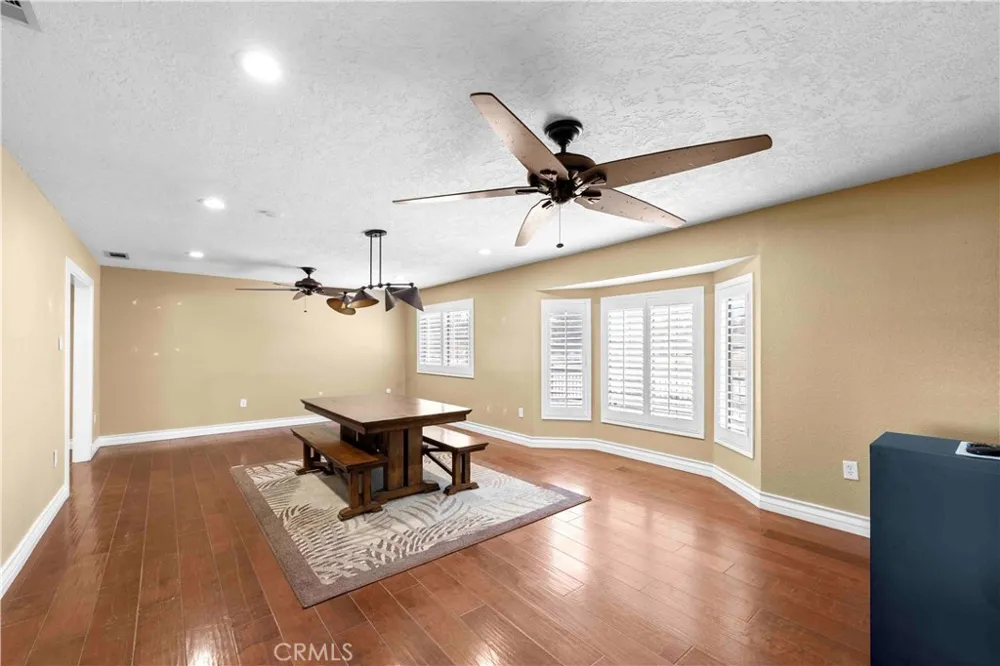 19989 Cronese Lane Apple Valley, CA 92308