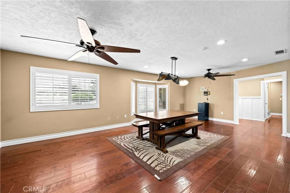 19989 Cronese Lane Apple Valley, CA 92308