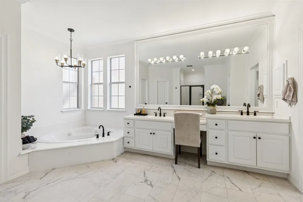 1807 Mesquite Court Southlake, TX 76092