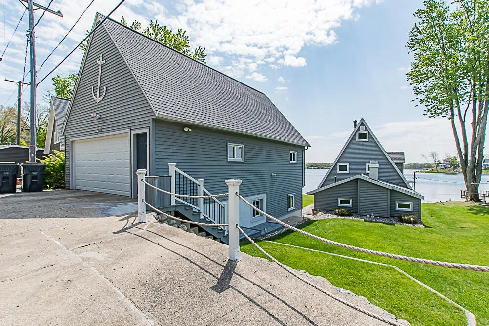 1210 Eagle Lake Drive Texas Charter Township, MI 49009