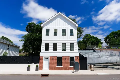 328 Columbia Street #1