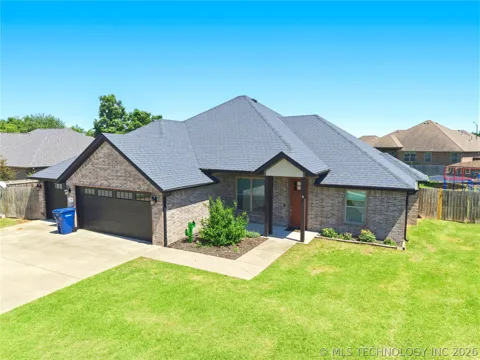 909 Carter Court