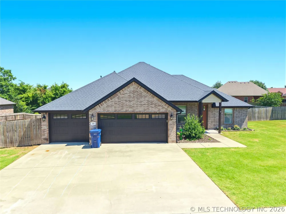 909 Carter Court Siloam Springs, AR 72761
