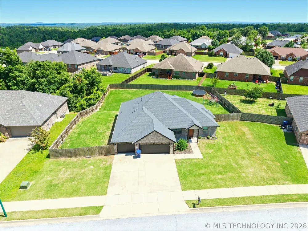 909 Carter Court Siloam Springs, AR 72761