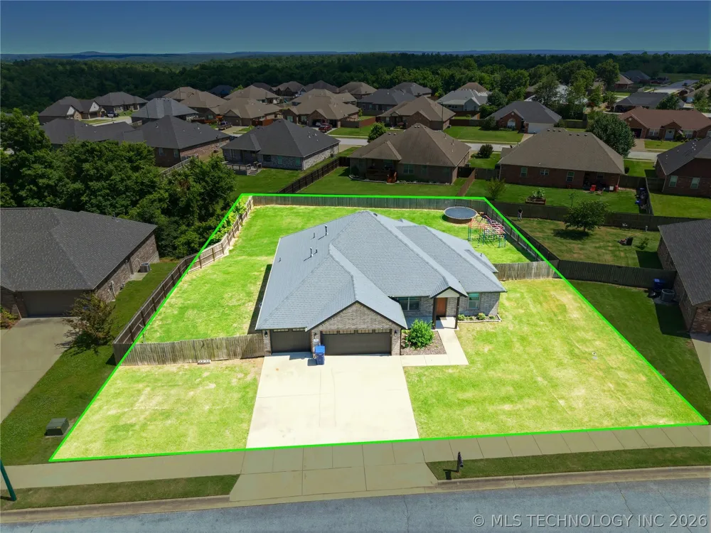 909 Carter Court Siloam Springs, AR 72761