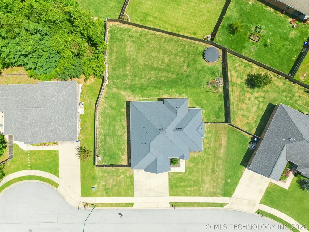 909 Carter Court Siloam Springs, AR 72761