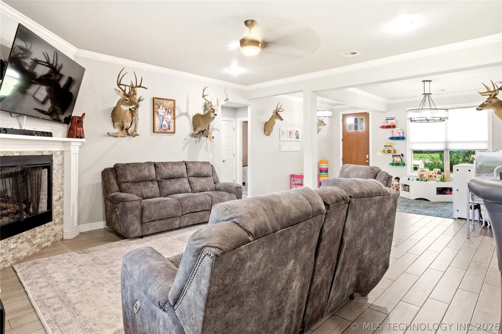 909 Carter Court Siloam Springs, AR 72761