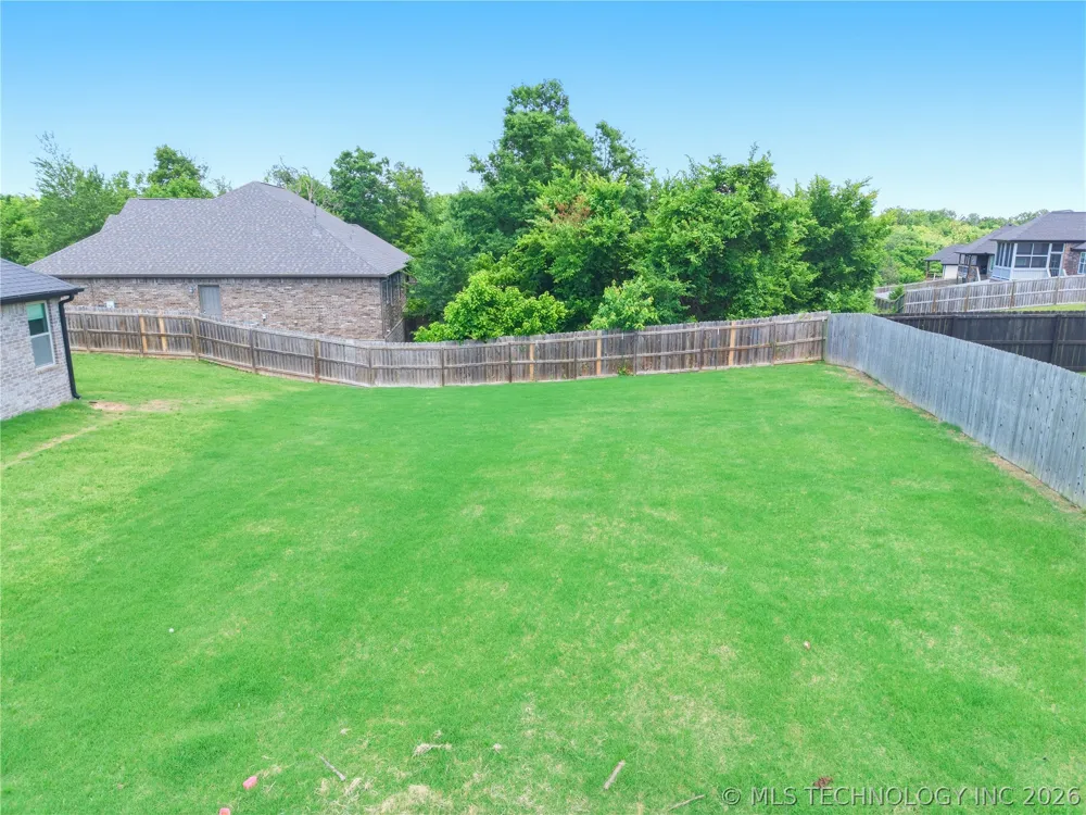 909 Carter Court Siloam Springs, AR 72761