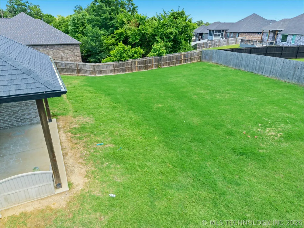 909 Carter Court Siloam Springs, AR 72761