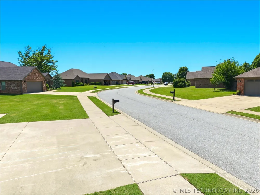 909 Carter Court Siloam Springs, AR 72761