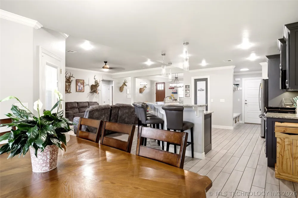 909 Carter Court Siloam Springs, AR 72761