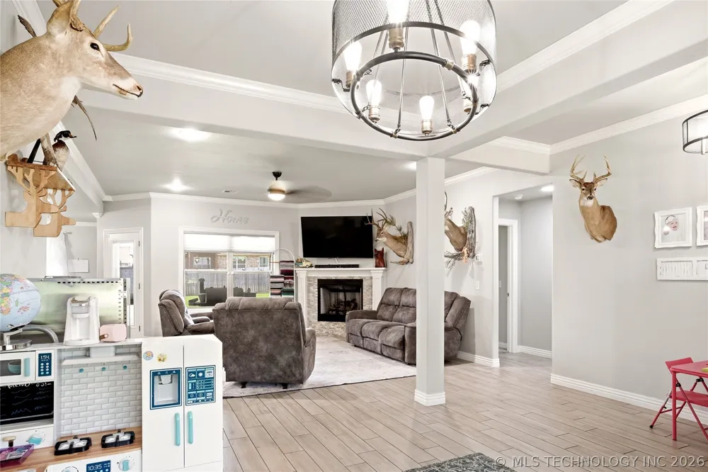 909 Carter Court Siloam Springs, AR 72761