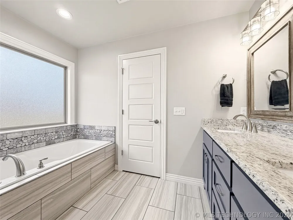 909 Carter Court Siloam Springs, AR 72761