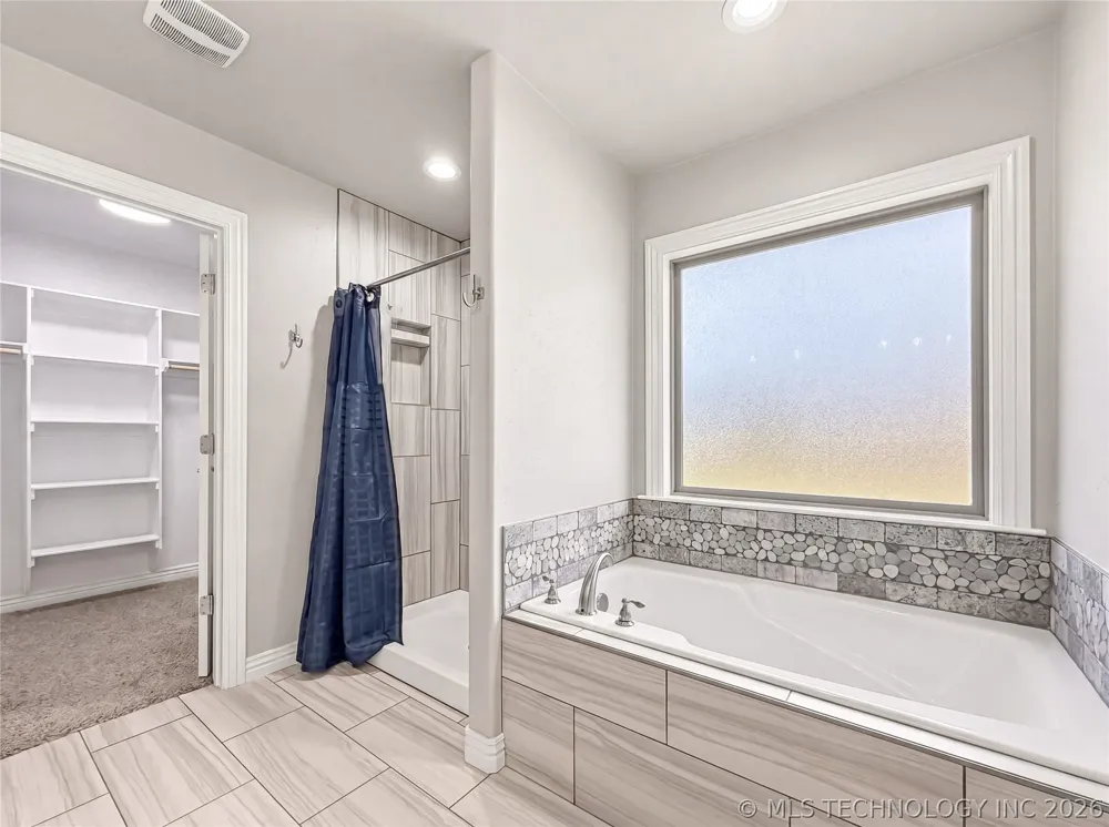 909 Carter Court Siloam Springs, AR 72761