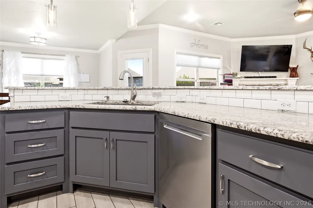 909 Carter Court Siloam Springs, AR 72761