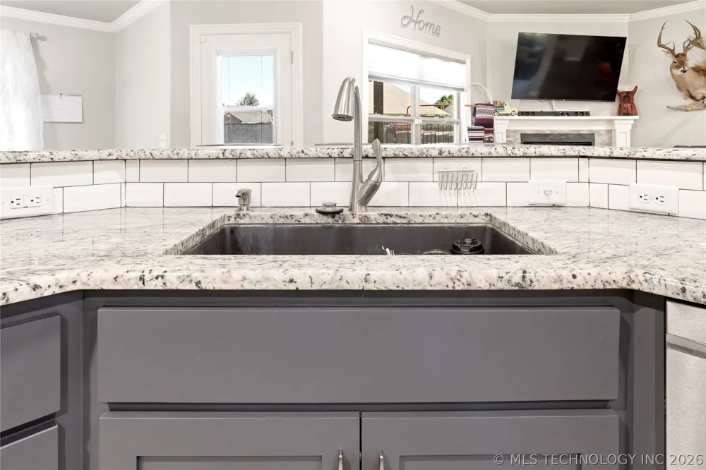 909 Carter Court Siloam Springs, AR 72761