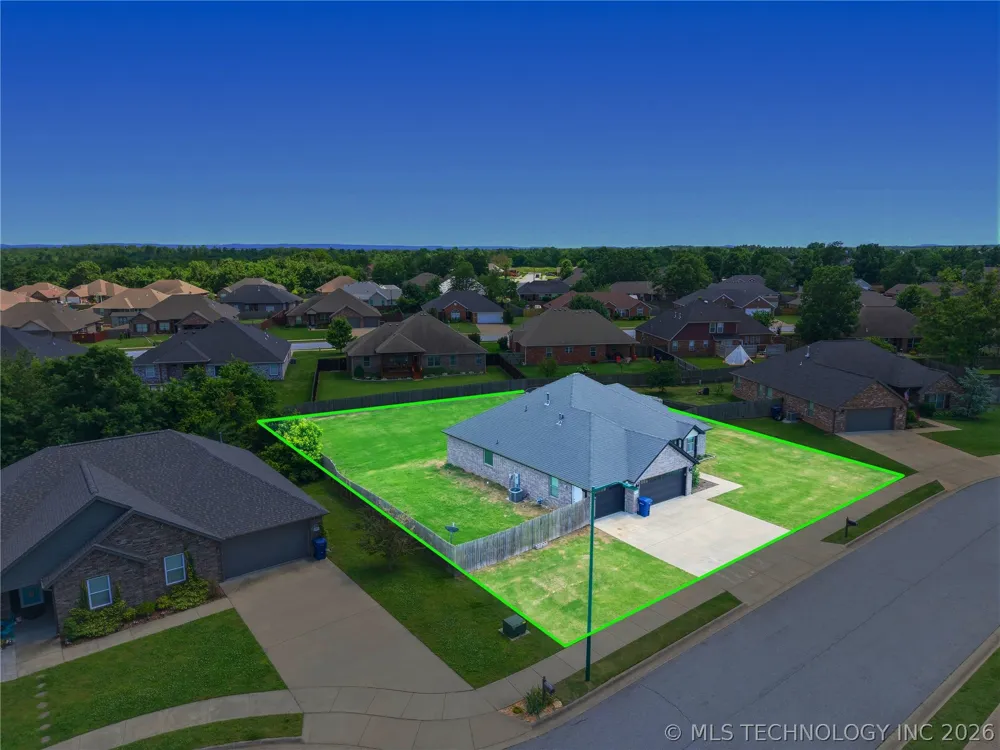 909 Carter Court Siloam Springs, AR 72761