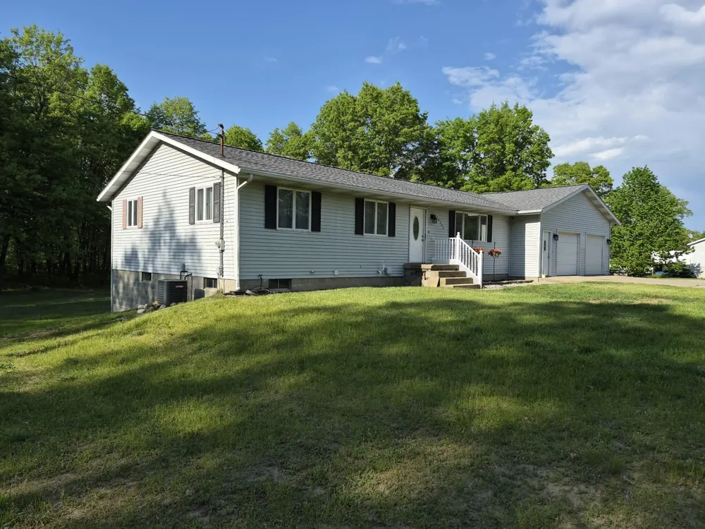 20200 W Lake Montcalm Road Reynolds Township, MI 49329