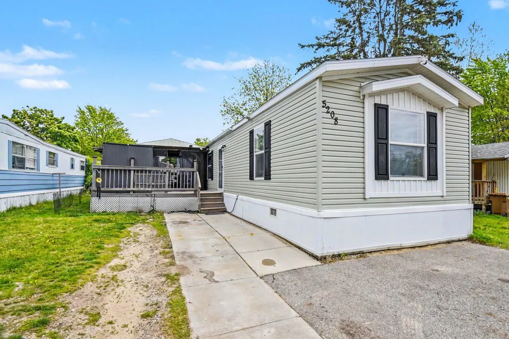 5208 Village Drive SW Wyoming City, MI 49509
