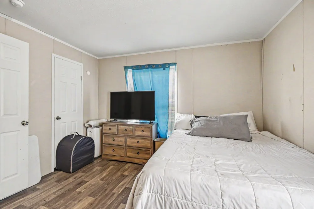 5208 Village Drive SW Wyoming City, MI 49509