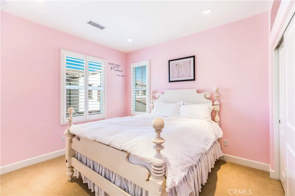 132 Stallion Irvine, CA 92602