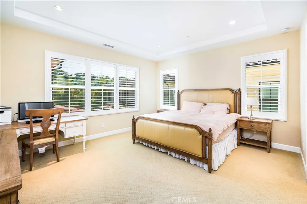132 Stallion Irvine, CA 92602