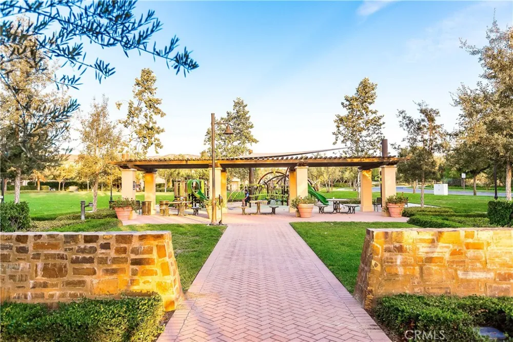 132 Stallion Irvine, CA 92602