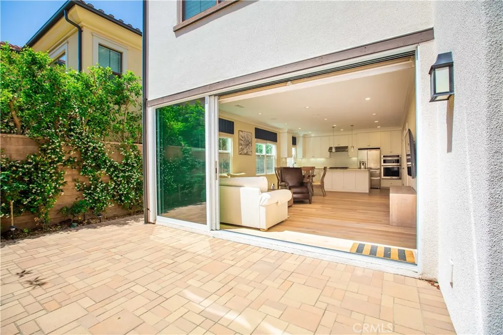 132 Stallion Irvine, CA 92602