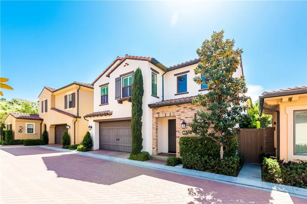 132 Stallion Irvine, CA 92602