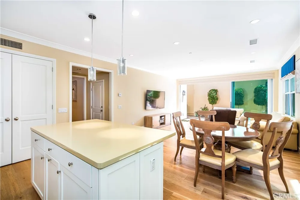 132 Stallion Irvine, CA 92602