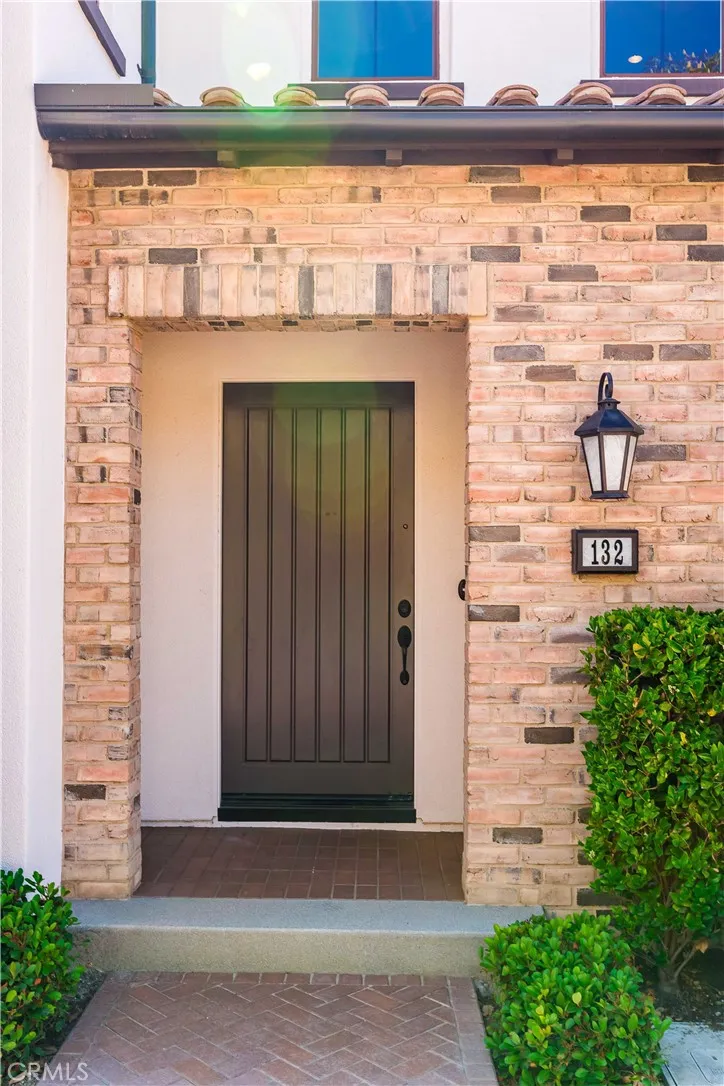 132 Stallion Irvine, CA 92602