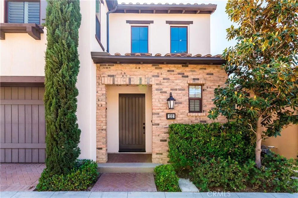 132 Stallion Irvine, CA 92602