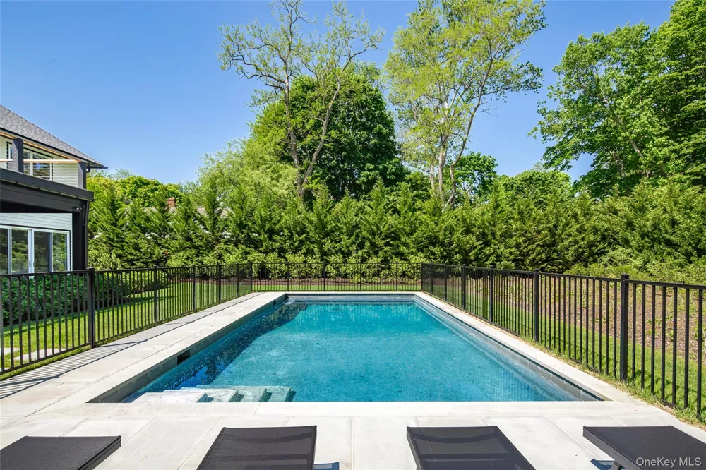 21 Lily Pond Drive Sag Harbor, NY 11963