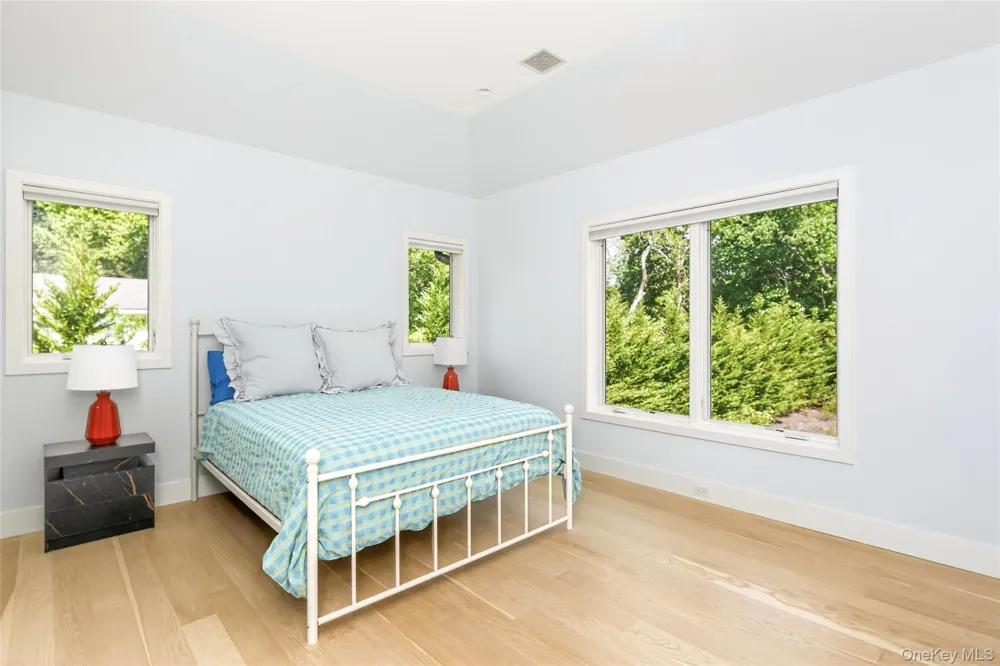 21 Lily Pond Drive Sag Harbor, NY 11963