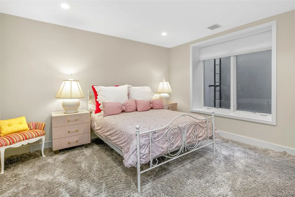21 Lily Pond Drive Sag Harbor, NY 11963