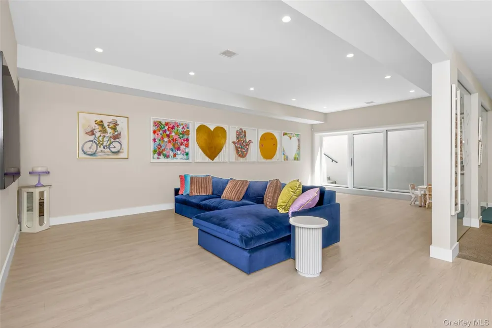 21 Lily Pond Drive Sag Harbor, NY 11963